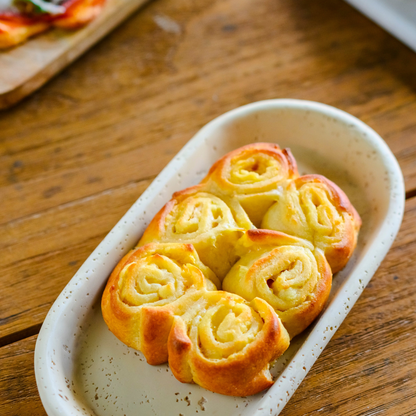 Keto Garlic & Cheese Scrolls - 6 Pack